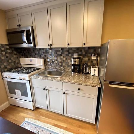 Cozy Boston Getaway Apartment! Free Parking ภายนอก รูปภาพ