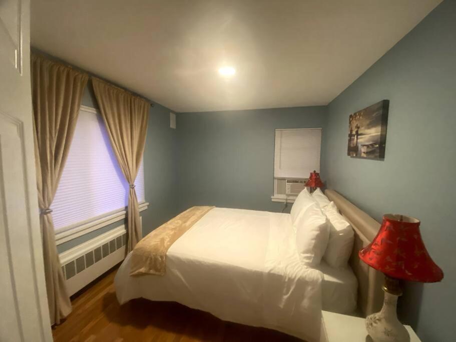 Cozy Boston Getaway Apartment! Free Parking ภายนอก รูปภาพ