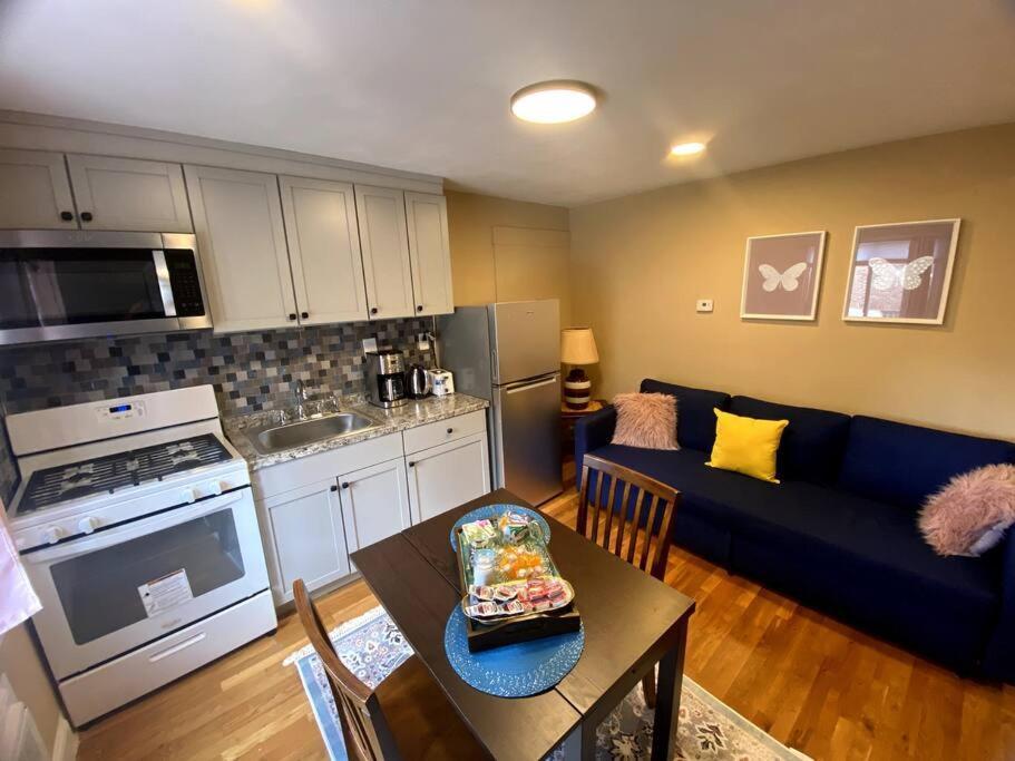 Cozy Boston Getaway Apartment! Free Parking ภายนอก รูปภาพ