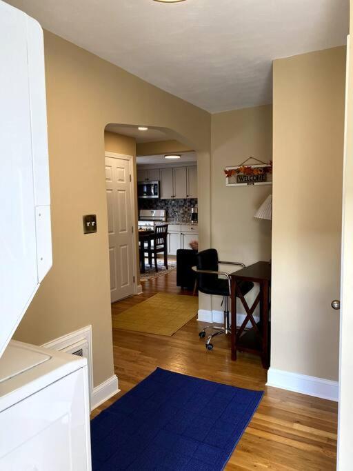 Cozy Boston Getaway Apartment! Free Parking ภายนอก รูปภาพ
